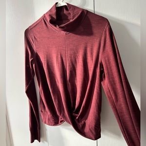 Old Navy Active wear crossover top